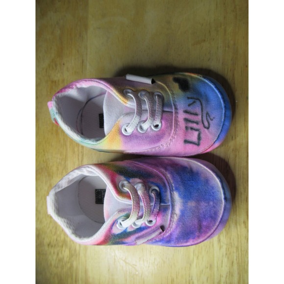 Costumed Airbrush Lily Shoes - Picture 1 of 4